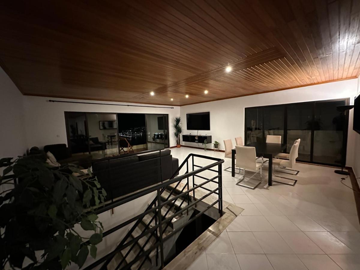 Appartamento Penthouse Ocean View Sesimbra - Parking @Center Esterno foto